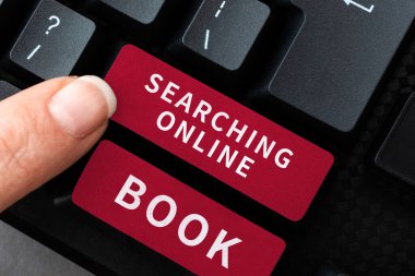 Çevrimiçi Kitap Aranıyor, Kitap içinde okunan kitaptaki kaynak anlamına gelen el yazısı metni