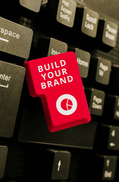 Написание отображения текста Создать свой бренд, бизнес обзор Сделать коммерческую идентичность Маркетинговая реклама