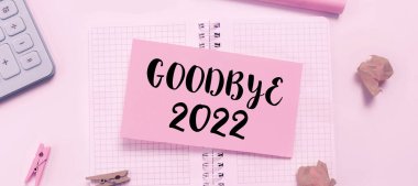 Metin hazırlıyorum. Elveda 2023, iş yaklaşımı. Mutlu Noeller.