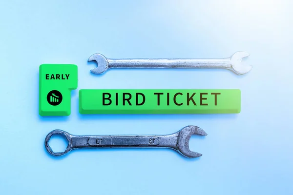 Firma Mostrando Early Bird Ticket Concepto Negocio Comprar Boleto Antes —  Fotos de Stock