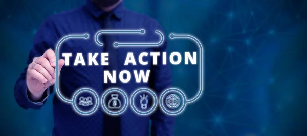 Take Action Now の表示にサインすると ビジネスコンセプトがすぐに開始されます — ストック写真