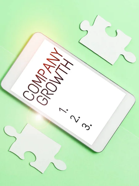 Znak Tekstowy Pokazujący Wzrost Firmy Pomysł Biznes Długoterminowy Etap Którym — Zdjęcie stockowe