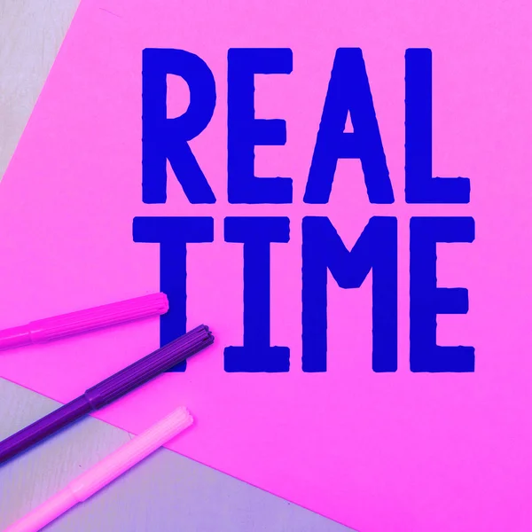 Sinal Escrita Mão Tempo Real Palavra Para Tempo Real Durante — Fotografia de Stock