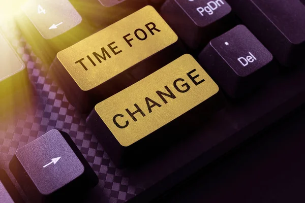 変化のための時間を表示するサイン 移行のための単語の成長を改善変換開発 — ストック写真