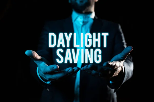 Legenda Conceitual Daylight Saving Word Escrito Girar Relógio Frente Medida — Fotografia de Stock