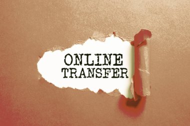 Çevrimiçi Aktarım sunan metin başlığı, İnternet Konsepti bir elektronik fon transferi üzerinden fon transferini onaylar