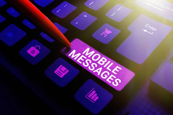 モバイルメッセージの表示に署名する ビジネス概要電子メッセージの作成と送信の行為 — ストック写真