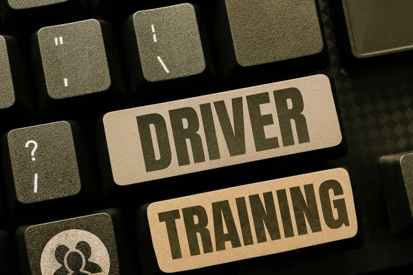テキストを表示する書き込みドライバのトレーニング 車を運転する方法を教えるビジネスコンセプトコース — ストック写真