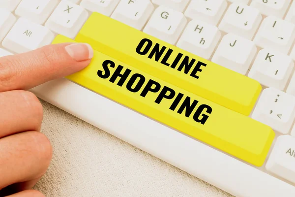 온라인 콘셉트 Conceptual Caption Online Shopping 인터넷 판매자로부터 물품을 구매하는 — 스톡 사진