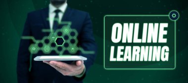 Çevrimiçi Öğrenme, İş Vitrini eğitim aracını gösteren metin işareti İnternet tabanlı ve erişilebilir