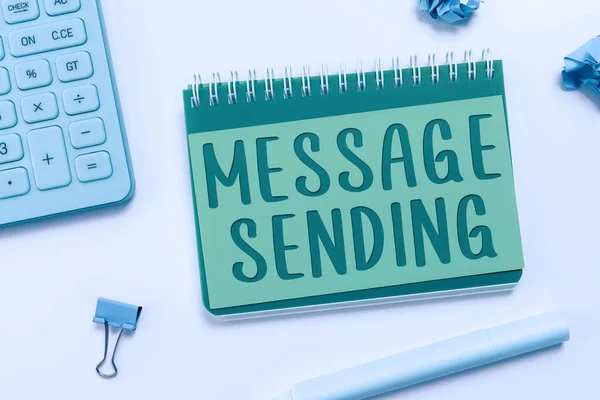 Texto Mostrando Inspiração Mensagem Enviando Vitrine Negócios Para Transmitir Comunicar — Fotografia de Stock