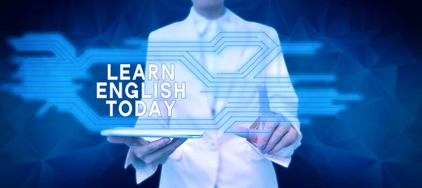 今天学习英语 在获得或掌握英语知识和技能时写出单词 — 图库照片