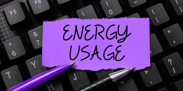 显示能源使用 互联网概念 过程或系统所消耗或使用的能源数量的文字符号 — 图库照片