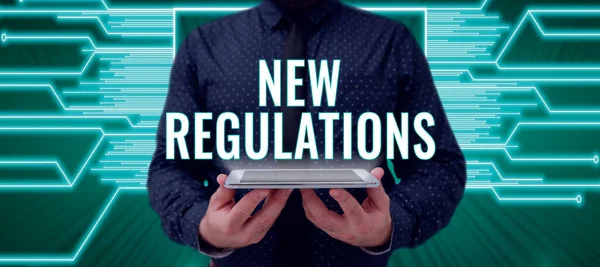 Sinal Texto Mostrando Novos Regulamentos Conceito Significando Regulamento Controlando Atividade — Fotografia de Stock