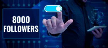 İlham, işaretleri gösteren 8000 takipçi, birini takip eden şahısların iş dünyası gösterisi sayısı