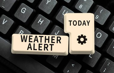 Hava Durumu Alarmı, iş kavramı, atmosferin durumu hakkında bir yer ve zaman uyarısı gösteren tabela