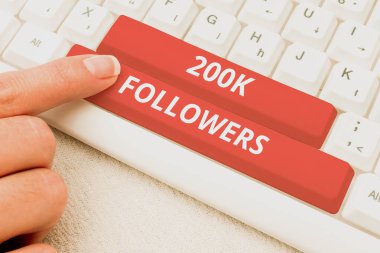 İlham, işaretleri gösteren 200 bin takipçi, iş genel değerlendirmesi birini takip eden kişi sayısı