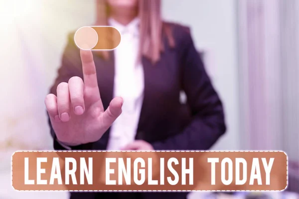 今天学英语 学单词是为了获得或掌握英语的知识和技巧 — 图库照片