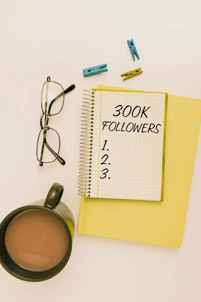Konzeptionelle Anzeige 300K Follower Geschäftsübersicht Anzahl Der Personen Die Jemandem — Stockfoto