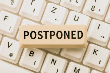 İlhamın ertelendiğini gösteren metin, Sözcük daha sonra öncelik, tercih ya da önem sırasına göre yerine yazıldı