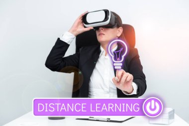 Metin Mesafesi Öğrenme yazımı, İnternet üzerinden yayın yapan eğitimsel dersler için sözcük