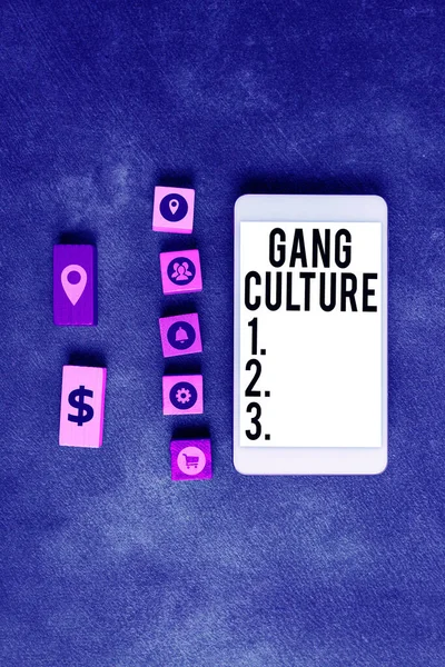 インスピレーションを示すテキストギャング文化 犯罪者やギャングのグループの特定の組織のための単語1つの習慣に従う — ストック写真