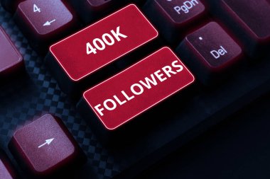 400K takipçisini gösteren imza, iş genel görünümü birini takip eden kişi sayısı