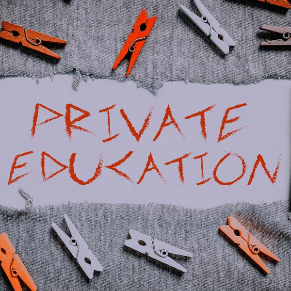 私人教育 属于使用特定个人或群体的商业观念 — 图库照片