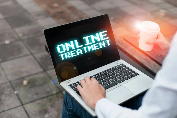 Sinal Texto Mostrando Tratamento Online Internet Conceito Prestação Aconselhamento Saúde — Fotografia de Stock