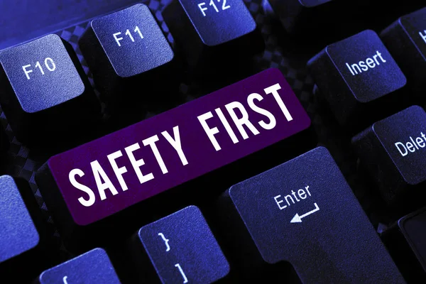 Text Zeigt Inspiration Safety First Geschäftsidee Vermeiden Sie Jedes Unnötige — Stockfoto