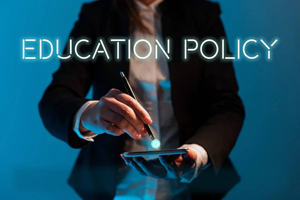 Metin Eğitim Politikası Nın Gösterilmesi Öğretim Öğrenme Yöntemleriyle Ilgilenen Çalışma — Stok fotoğraf