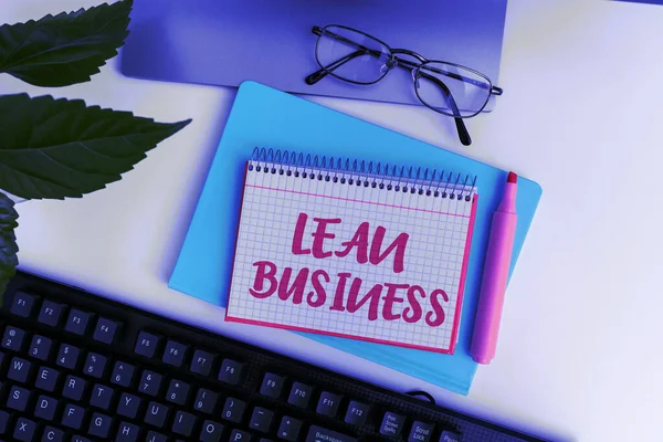 Texto Que Mostra Inspiração Lean Business Business Melhoria Conceito Minimização — Fotografia de Stock