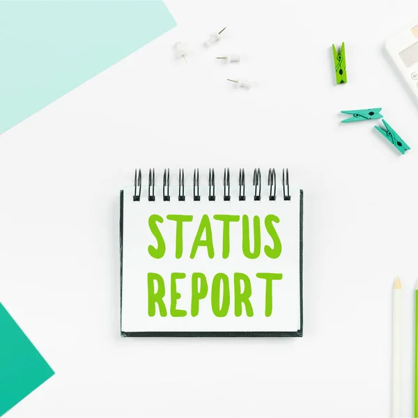 Podpis Tekstowy Przedstawiający Raport Statusowy Prezentacja Biznesowa Aktualizacja Podsumowanie Sytuacji — Zdjęcie stockowe