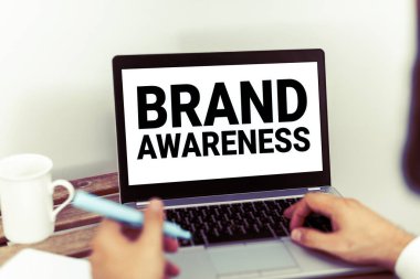 Metin gösteriminin yazılması Brand Bilinci, isim kavramı diğer satıcılardan farklı olarak iyi bir satıcı tanımlar