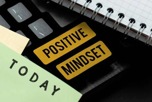 Textschild Das Positive Mindset Zeigt Geschäftskonzept Mentale Und Emotionale Einstellung — Stockfoto
