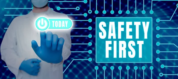 Szöveg Jel Mutatja Biztonság Első Word Kerülje Felesleges Kockázatot Élő — Stock Fotó