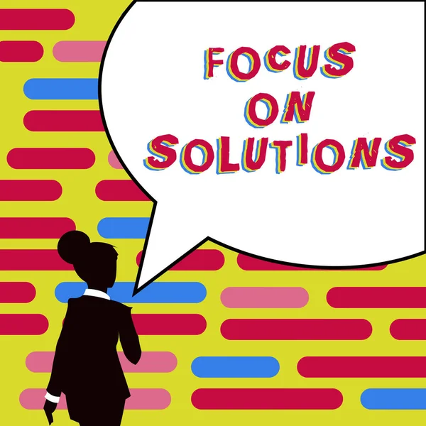 Tekst Pokazujący Inspirację Focus Solutions Business Approach Potężny Praktyczny Sposób — Zdjęcie stockowe