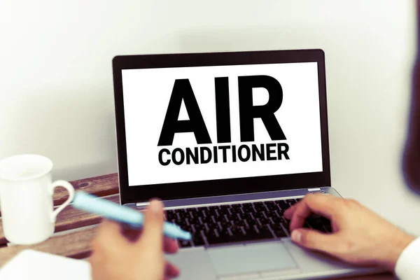 书写显示文字的空调器 用于清洗空气和控制湿度和温度的仪器的单词 — 图库照片
