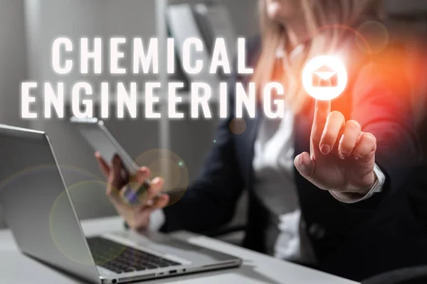 化学工学を示すテキスト記号 ビジネスは化学の産業応用を扱う開発物を紹介します — ストック写真