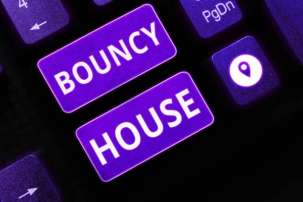 Концептуальная Подпись Bouncy House Business Approach Automated Program Runs Internet — стоковое фото