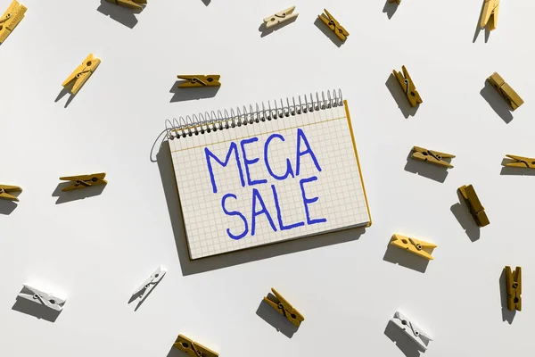 メガセール インターネットの概念を示すテキスト記号特別なショッピングのお得な情報と重い割引でいっぱいの日 — ストック写真