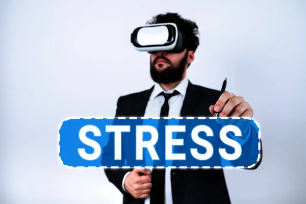 ストレス インターネットの概念を示すテキスト記号身体的または精神的な緊張を引き起こす物理的な化学的または感情的な要因 — ストック写真