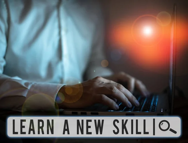 インスピレーションを示すテキスト Learn New Skill Internet Conceptの学習経験を通して知識を習得 — ストック写真