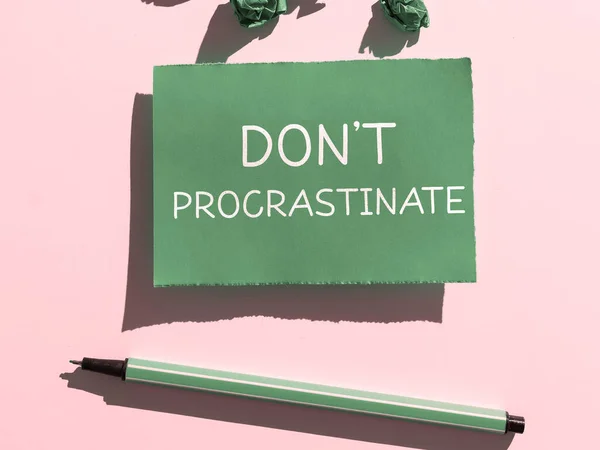 Подпись Текстом Представляющая Dont Procrastinate Word Written Avoid Delaying Slowing — стоковое фото