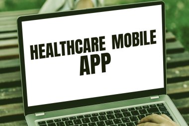 Sağlıkla ilgili hizmetler sunan metin Sağlık Mobil Uygulaması, İş yaklaşımı Uygulama Programı yazılıyor