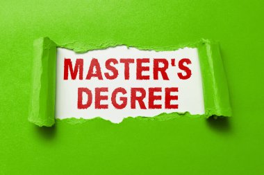 Yüksek lisans derecesini gösteren metin işareti, yüksekokul veya üniversite tarafından öğrenciye verilen işletme yaklaşım derecesi