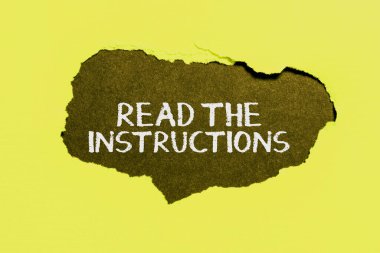 Kavramsal görüntü Talimatları oku, iş kavramını dikkatle oku birinin yapmanı söylediği bir şeyi dikkatle oku