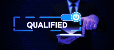 Nitelikli, iş genel görünümünü gösteren metin işareti Resmi olarak belirli bir işi yapmak için eğitilmiş