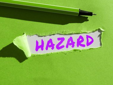 Tehlike ya da riski tanımlayan metin Hazard, Kavram hesabı ya da beyanı yazılıyor