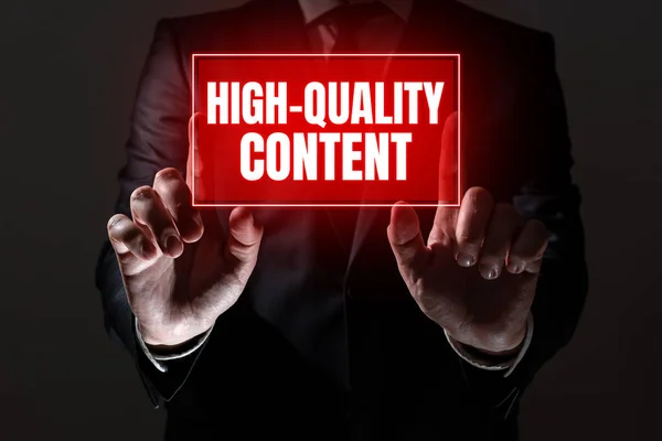 テキストを表示する書き込み高品質のコンテンツ ウェブサイトを意味する概念は 聴衆に有益な情報を与える — ストック写真